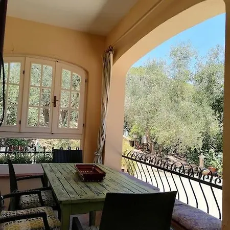 Gualdo Piscina Vista Mare *